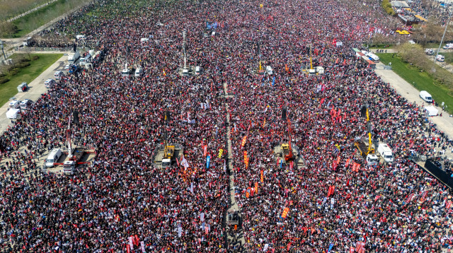 מחאה בטורקיה נגד ארדואן (צילום: REUTERS/Umit Bektas)