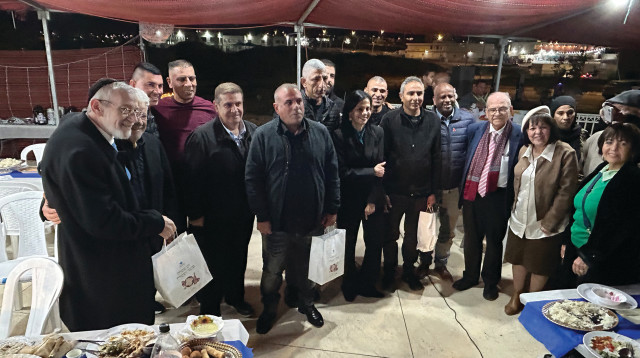 סעודת האיפטאר ברהט (צילום: יוסי אחימאיר)