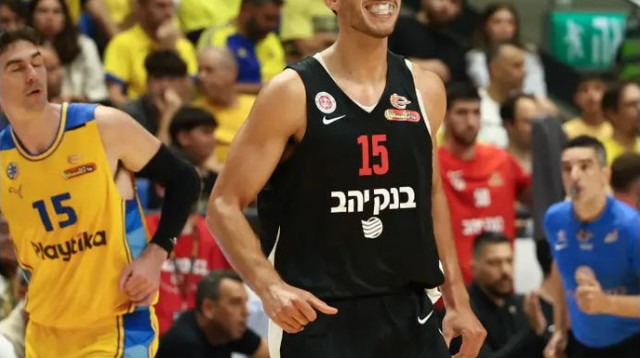 שלושה חודשים מאז נפצע והושבת, והתגובה ממאנת לבוא. נמרוד לוי (צילום: דני מרון)