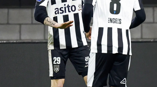 סוף פודגוראנו שחקן הראקלס חוגג שער (צילום: GettyImages, ANP)