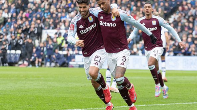 רשפורד חוגג שער בכורה (צילום: NurPhoto)