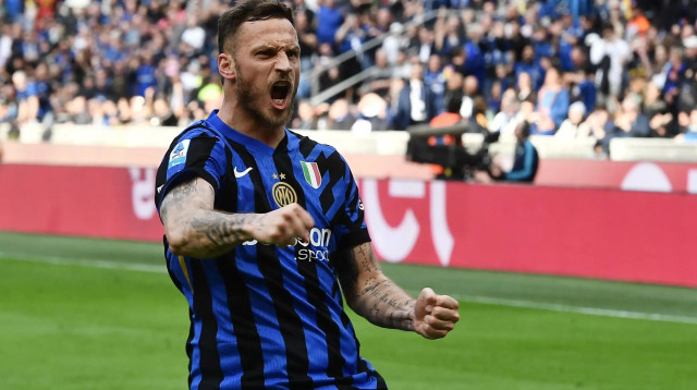 מרקו ארנאוטוביץ' שחקן אינטר חוגג שער (צילום: רויטרס)