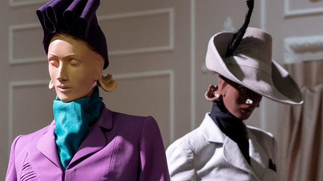 תערוכת גיבורות אופנה ותקווה מבלחמת העולם השניה אוצרת יערה קידד מוזיאון העיצוב חולון (צילום: אלעד שריג)