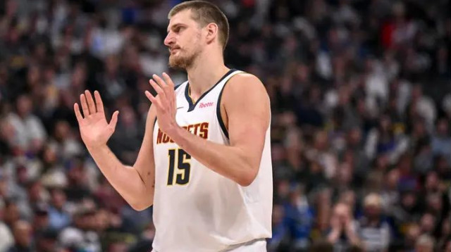 40 דקות ברצף, בלי מנוחה. יוקיץ' (צילום: GettyImages, AAron Ontiveroz/The Denver Post)