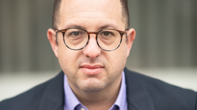 צביקה קליין (צילום: ישראל ברדוגו)