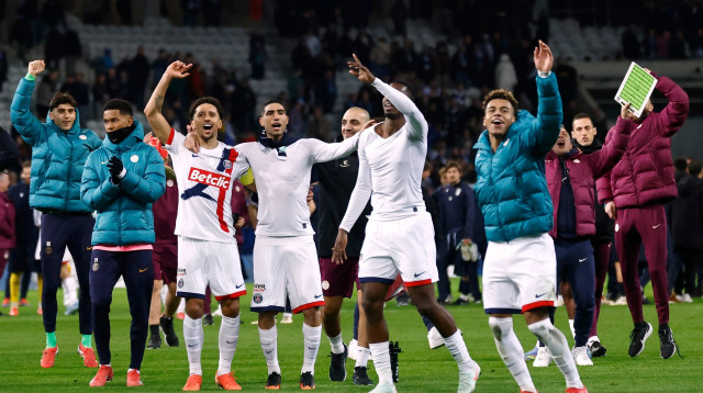 שחקני פריז סן ז'רמן חוגגים (צילום: רויטרס)