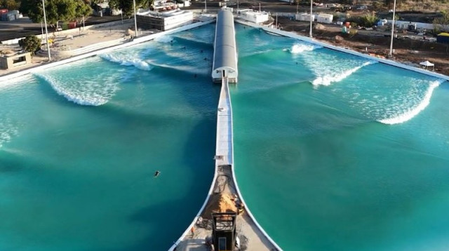 לגונת הגלישה בתל אביב (צילום: SRF PARK TLV)