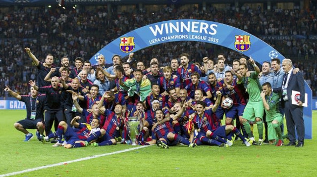 ברצלונה חוגגת את הזכייה בליגת האלופות ב-2015 (צילום: VI-Images)