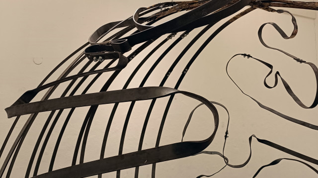 מיצב "מסוף העולם ועד סופו" (צילום: רמי אטר)