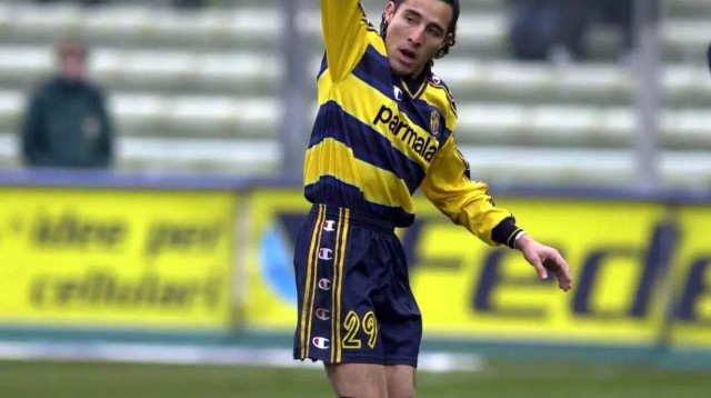 חורחה בולאניו במדי פארמה, 2001 (צילום: GettyImages, Grazia Neri)