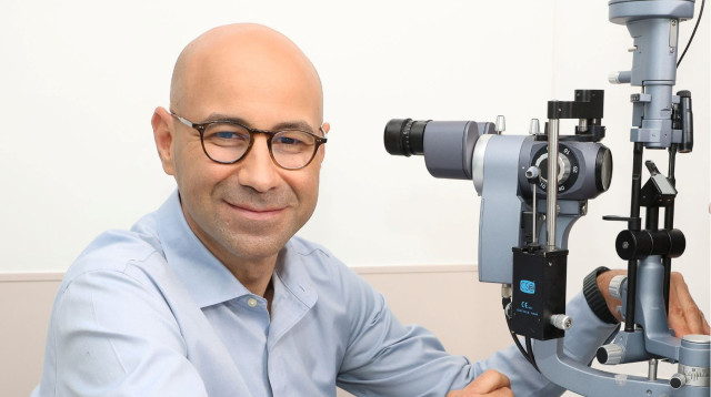 ד"ר אליק רוזנפלד, רופא עיניים, מומחה רשתית וקטרקט (צילום: יחצ)