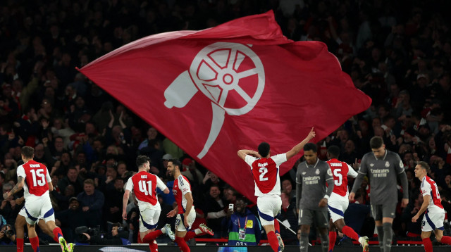 שחקני ארסנל חוגגים (צילום: GettyImages)