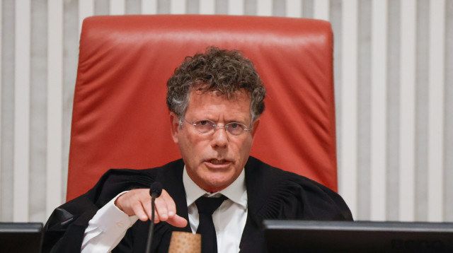 נשיא העליון יצחק עמית בבג"ץ רון בר  (צילום: יונתן זינדל)