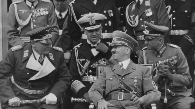 אדולף היטלר, הרמן גרינג (צילום: Photo by Fox Photos Getty Images)