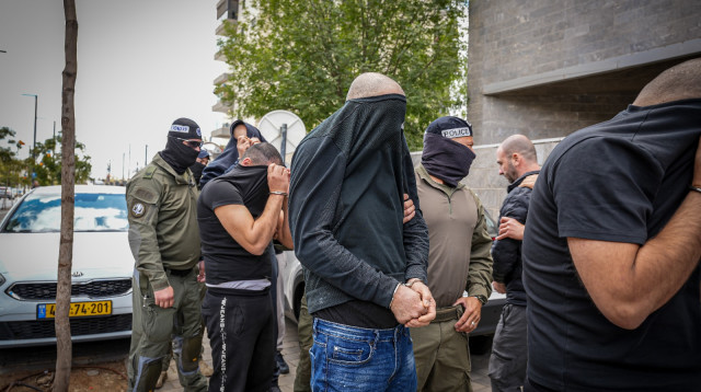 מעצר ארגון הפשע אבו לטיף  (צילום: דוברות המשטרה)