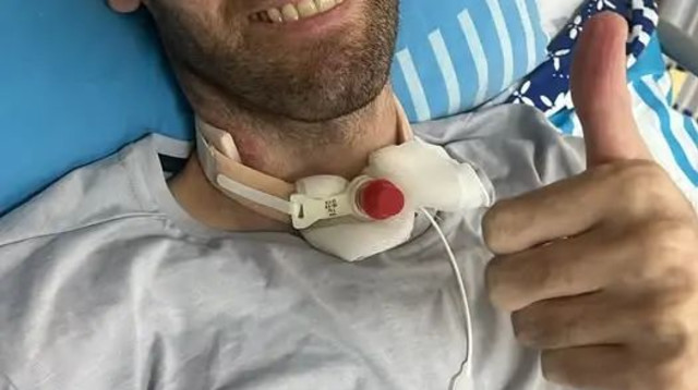 מחמם את הלב. אקסברד אחרי שהתעורר (צילום: צילום מסך, מתוך חשבון הפייסבוק של אבי אבגי)