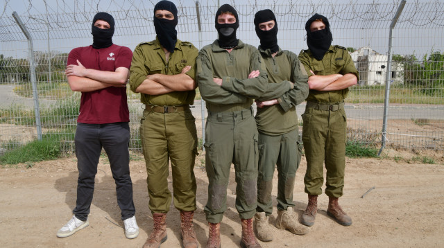 לוחמי גדוד 890 חוזרים לבארי (צילום: אבשלום ששוני)