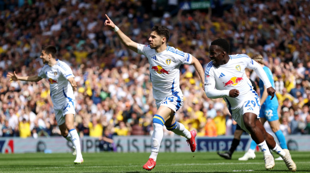 שחקן לידס יונייטד מנור סולומון חוגג (צילום: GettyImages, George Wood)