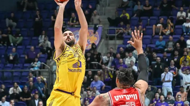 גם עבור זלמנסון זה מפגש עם האקסית, (צילום: ברני ארדוב)