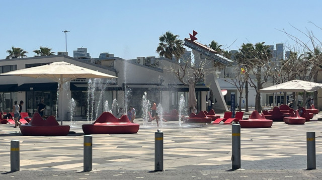 המזרקה בנמל תל אביב (צילום: מאיה כהן)