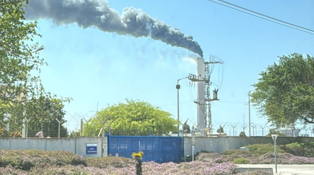 שריפה בתחנת הכוח רוטנברג באשקלון (צילום: כבאות והצלה מחוז דרום)
