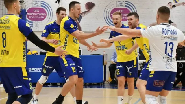 דריכות גדולה. סוקולוב (צילום: אתר רשמי, רינת ורדי, באדיבות מכבי יעדים תל אביב)