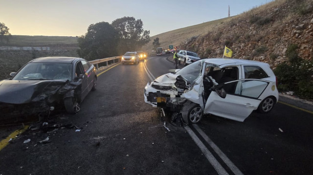 תאונה קטלנית בכביש 8900 סמוך לצפת (צילום: מד"א)