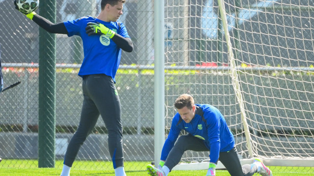 וויצ'ך שצ'סני לצד מארק אנדרה טר סטגן, שוערי ברצלונה (צילום: GettyImages)