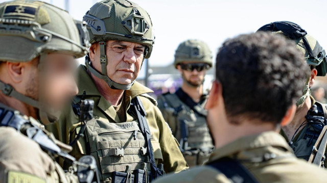 ראש אט"ל, אלוף מישל ינקו בסיור בגזרות השונות (צילום: דובר צהל)