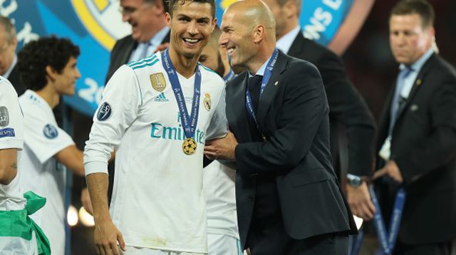 כריסטיאנו רונאלדו וזינדין זידאן (צילום: Matthew Ashton - AMA)