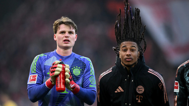 שחקני באיירן מינכן, יונאס אורביג, מייקל אוליסה (צילום: רויטרס)