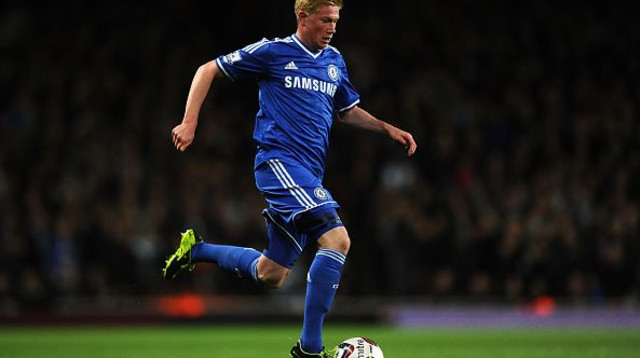 קווין דה בראונה במדי צ'לסי (צילום: Adam Davy - EMPICS / Contributor)