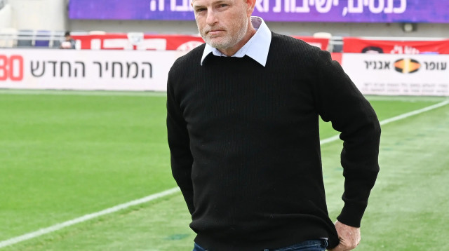 איציק ברוך מאמן הפועל רמת גן (צילום: ברני ארדוב)