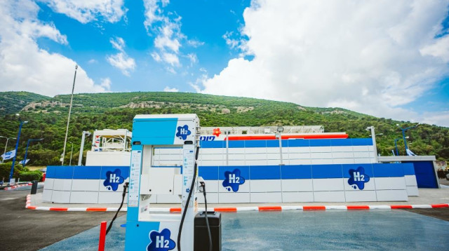 התחנה הראשונה לתדלוק במימן שנפתחה במאי 2023 בסונול יגור (צילום: עידן סבח)