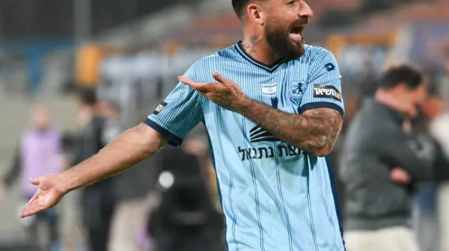 זועם. אלירן עטר (צילום: ברני ארדוב)