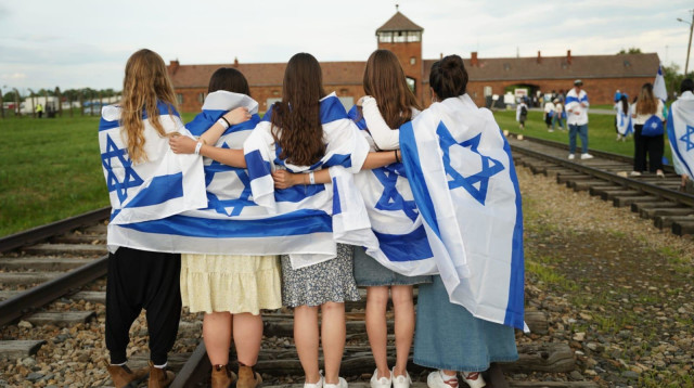 משלחת מתנדבות ומתנדבי השירות הלאומי-אזרחי למצעד החיים (צילום: אורי לובן, לע״מ)