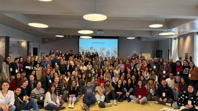 קהילת מתנדבי זיכרון בסלון (צילום: זיכרון בסלון )