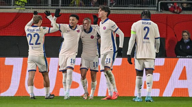 שחקני צ'לסי חוגגים (צילום: DeFodi Images)