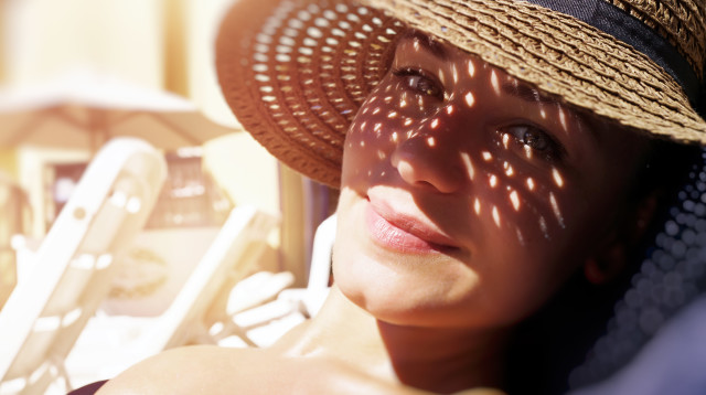 כך תגני על עור הפנים גם בשרב (צילום: אינגאימג)