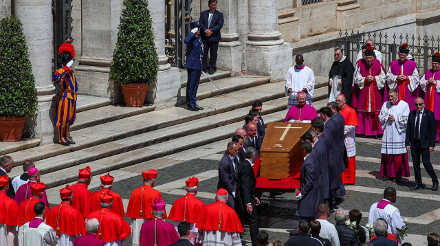 לווית האפיפיור פרנציסקוס (צילום: רויטרס)