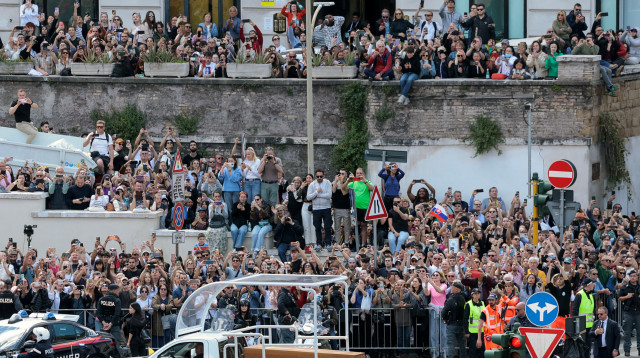 הלווית האפיפיור (צילום: REUTERS/Remo Casilli)