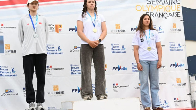 תמר שטיינברג עם מדליית זהב, שרון קנטור עם מדליית ארד בגביע העולם בגלישת רוח (צילום: אתר רשמי, sailing energy)