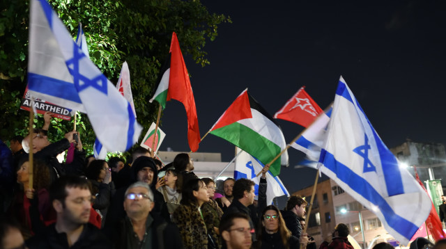 הפגנה בתל אביב נגד המלחמה (צילום: גילי יערי, פלאש 90)