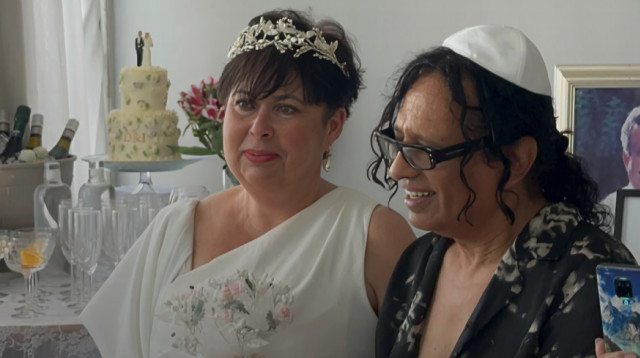 יזהר כהן מתחתן עם דיאנה צרפתי (צילום: מתוך טיקטוק)