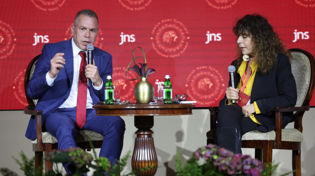 גלעד ארדן בכנס JNS (צילום: JNS)