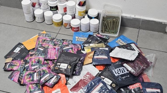 תפיסת הסמים ברמת גן (צילום: דוברות המשטרה)