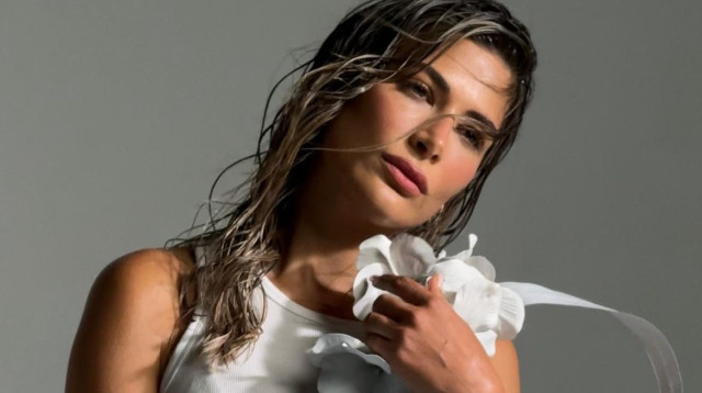 מירן בוזגלו בצילומים לקולקציה החדשה לרנואר (צילום: עדי שנפיק)