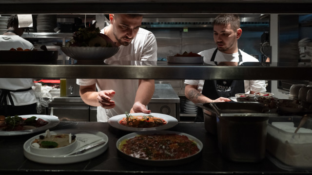 מסעדת ספרה (צילום: אנטולי מיכאלו)