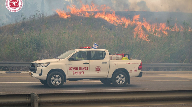 שריפה בהרי ירושלים. מוקדים מתפשטים תחת רוחות חזקות (צילום: כב"ה)