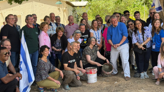 משלחת השגרירות הנוצרית בבארי (צילום: השגרירות הנוצרית הבינלאומית)
